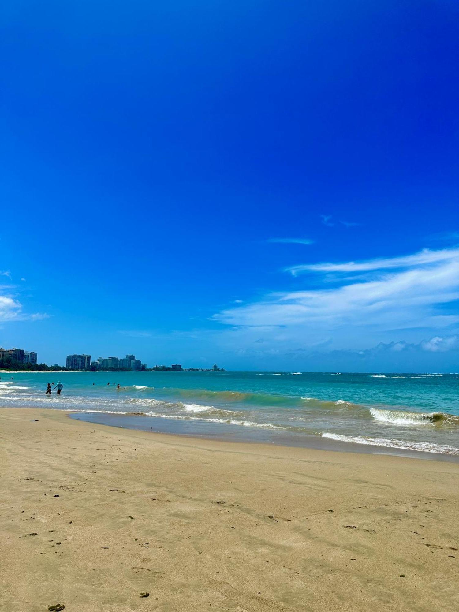 Isla Verde Modern Apartment With Pool San Juan Exterior photo