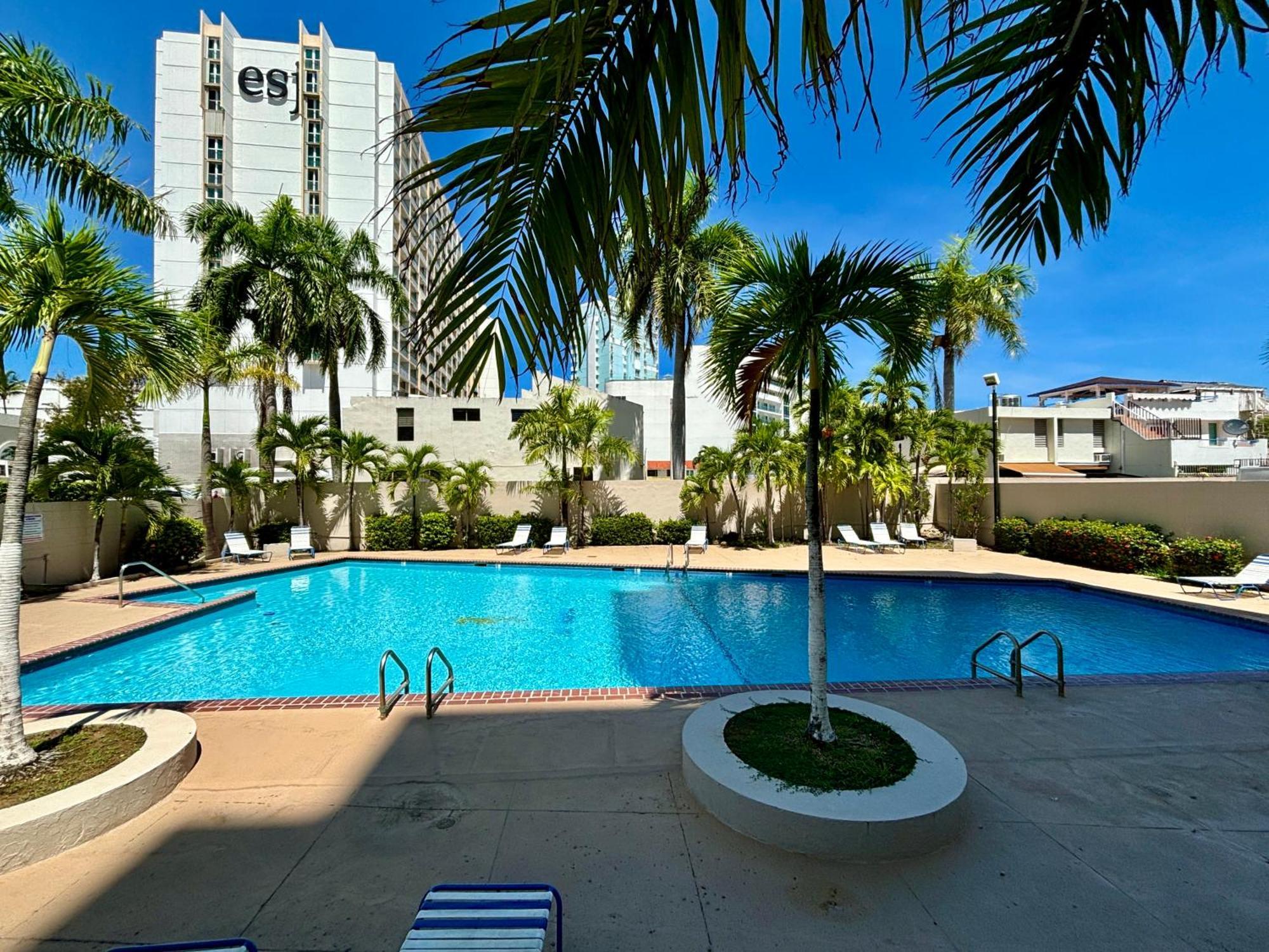 Isla Verde Modern Apartment With Pool San Juan Exterior photo