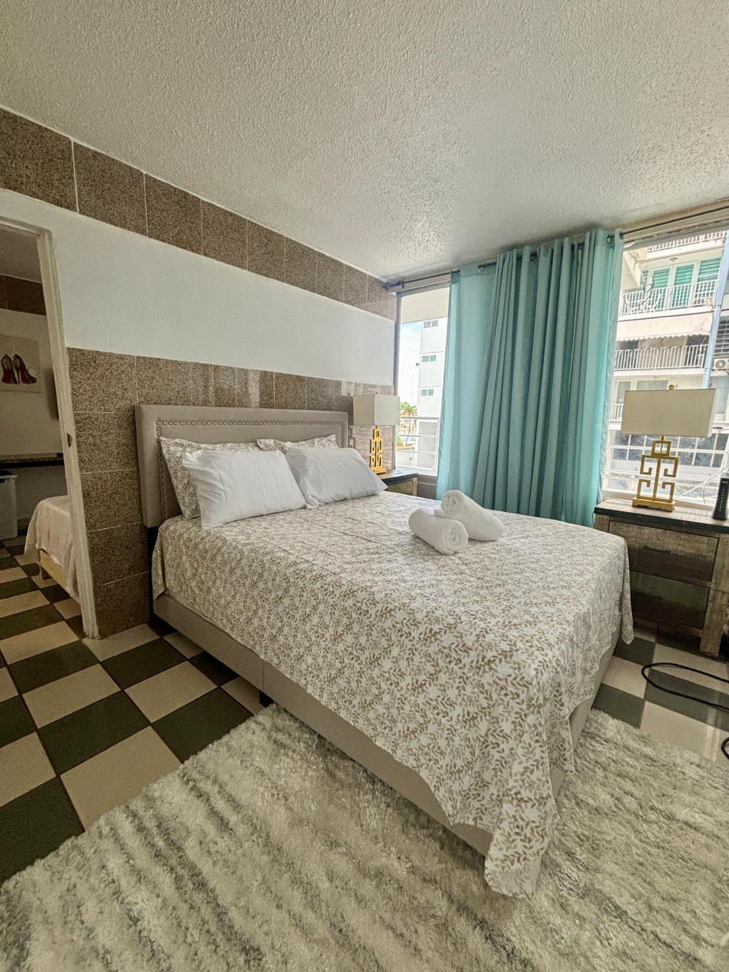 Isla Verde Modern Apartment With Pool San Juan Exterior photo